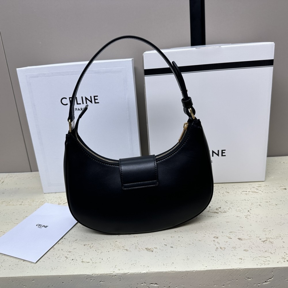 CELINE TRIOMPHE series classic black leather underarm bag CELINE TRIOMPHE series classic black leather underarm bag