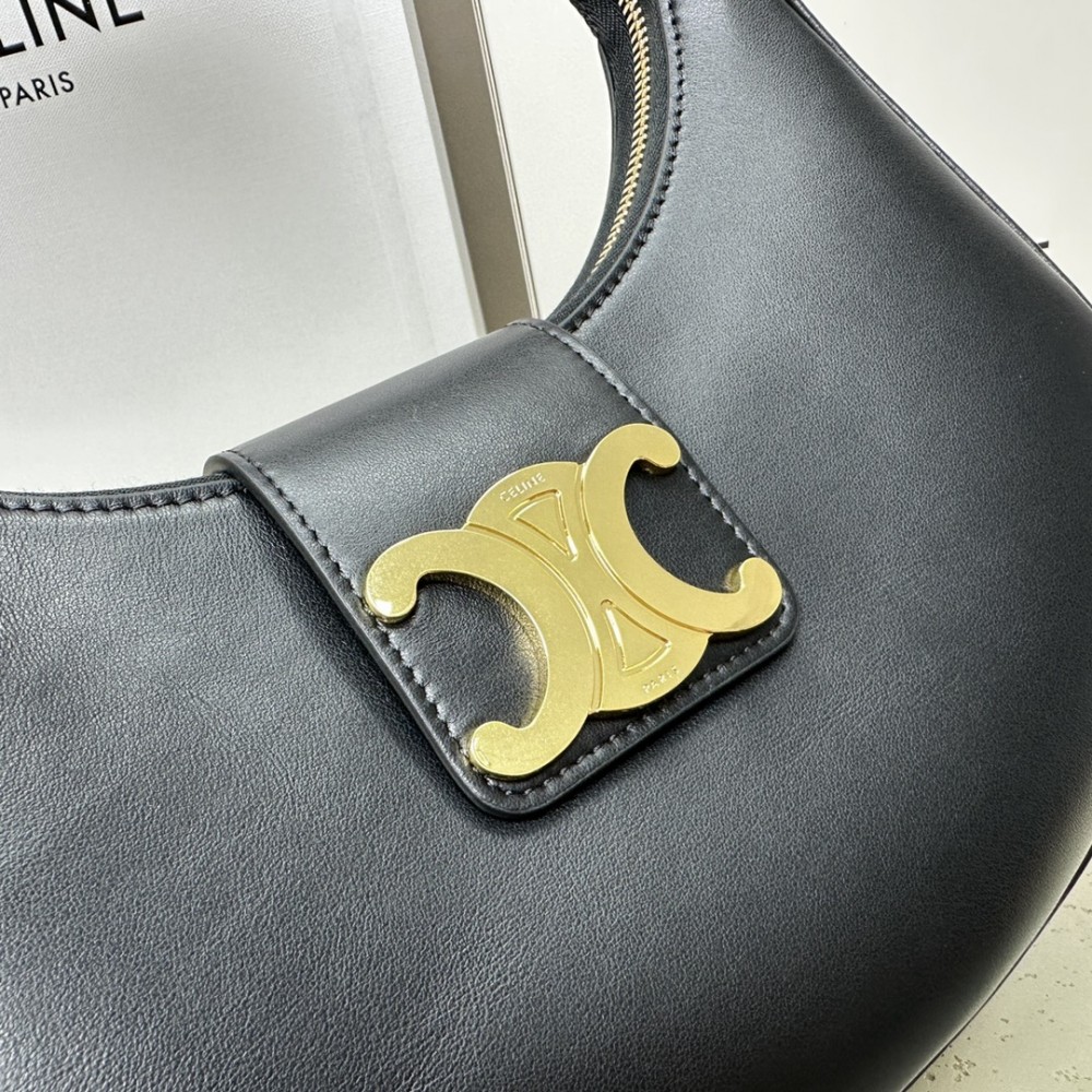 CELINE TRIOMPHE series classic black leather underarm bag CELINE TRIOMPHE series classic black leather underarm bag