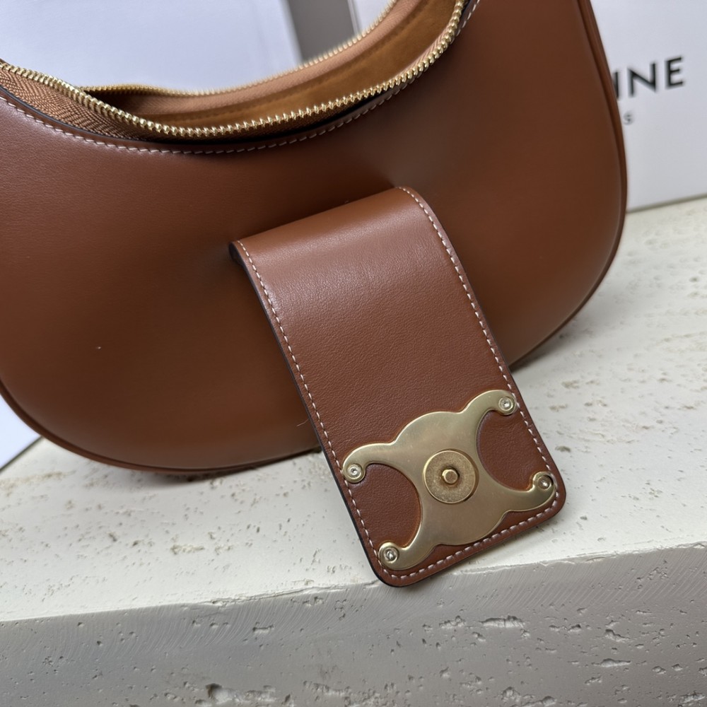 CELINE TRIOMPHE series classic brown leather underarm bag CELINE TRIOMPHE series classic brown leather underarm bag