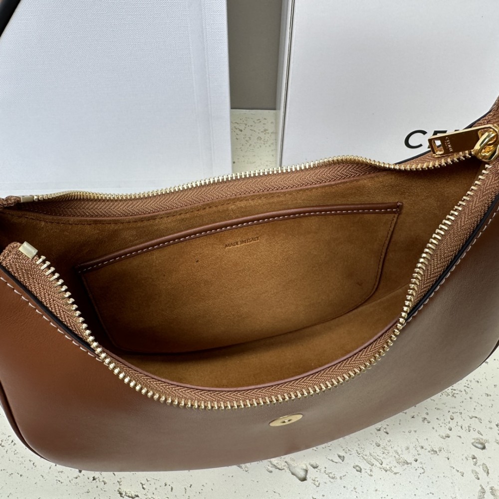 CELINE TRIOMPHE series classic brown leather underarm bag CELINE TRIOMPHE series classic brown leather underarm bag