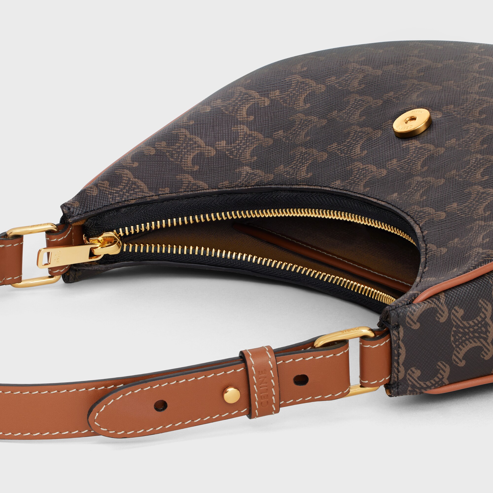 CELINE TRIOMPHE series classic black pattern underarm bag CELINE TRIOMPHE series classic black pattern underarm bag