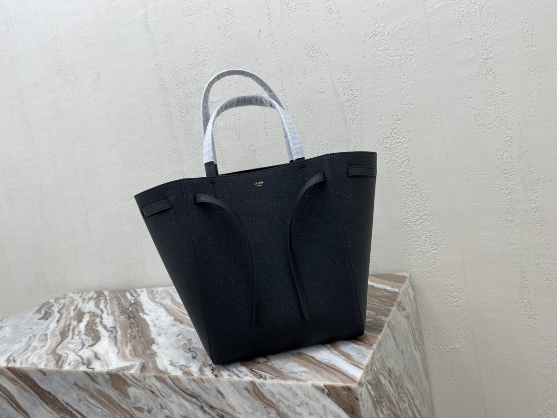 CELINE TRIOMPHE series catfish bag (navy blue) CELINE TRIOMPHE series catfish bag (navy blue)