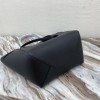 CELINE TRIOMPHE series catfish bag (navy blue) CELINE TRIOMPHE series catfish bag (navy blue)