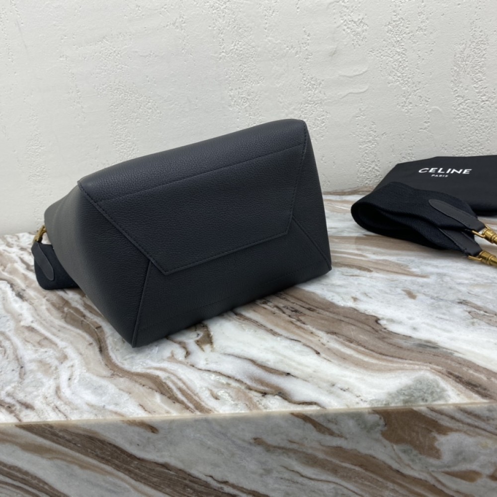 Celine Simple Large Deep Black Crossbody Bag Celine Simple Large Deep Black Crossbody Bag