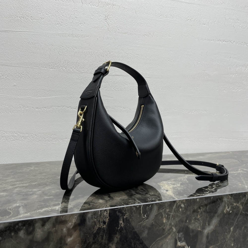 CELINE TRIOMPHE series black underarm bag CELINE TRIOMPHE series black underarm bag