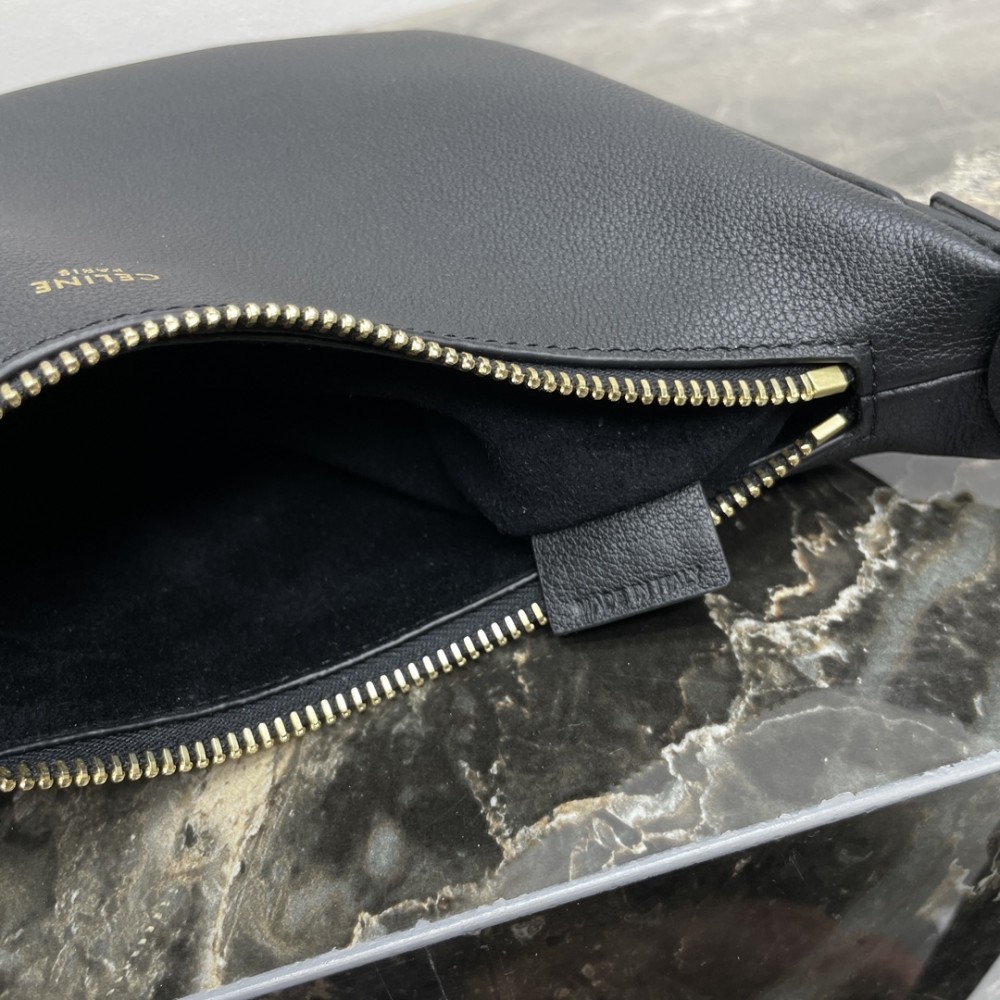 CELINE TRIOMPHE series black underarm bag CELINE TRIOMPHE series black underarm bag