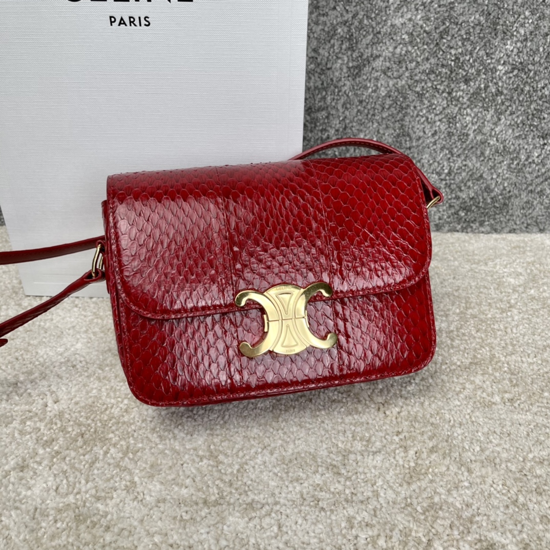 CELINE TRIOMPHE series red snake print shoulder bag CELINE TRIOMPHE series red snake print shoulder bag