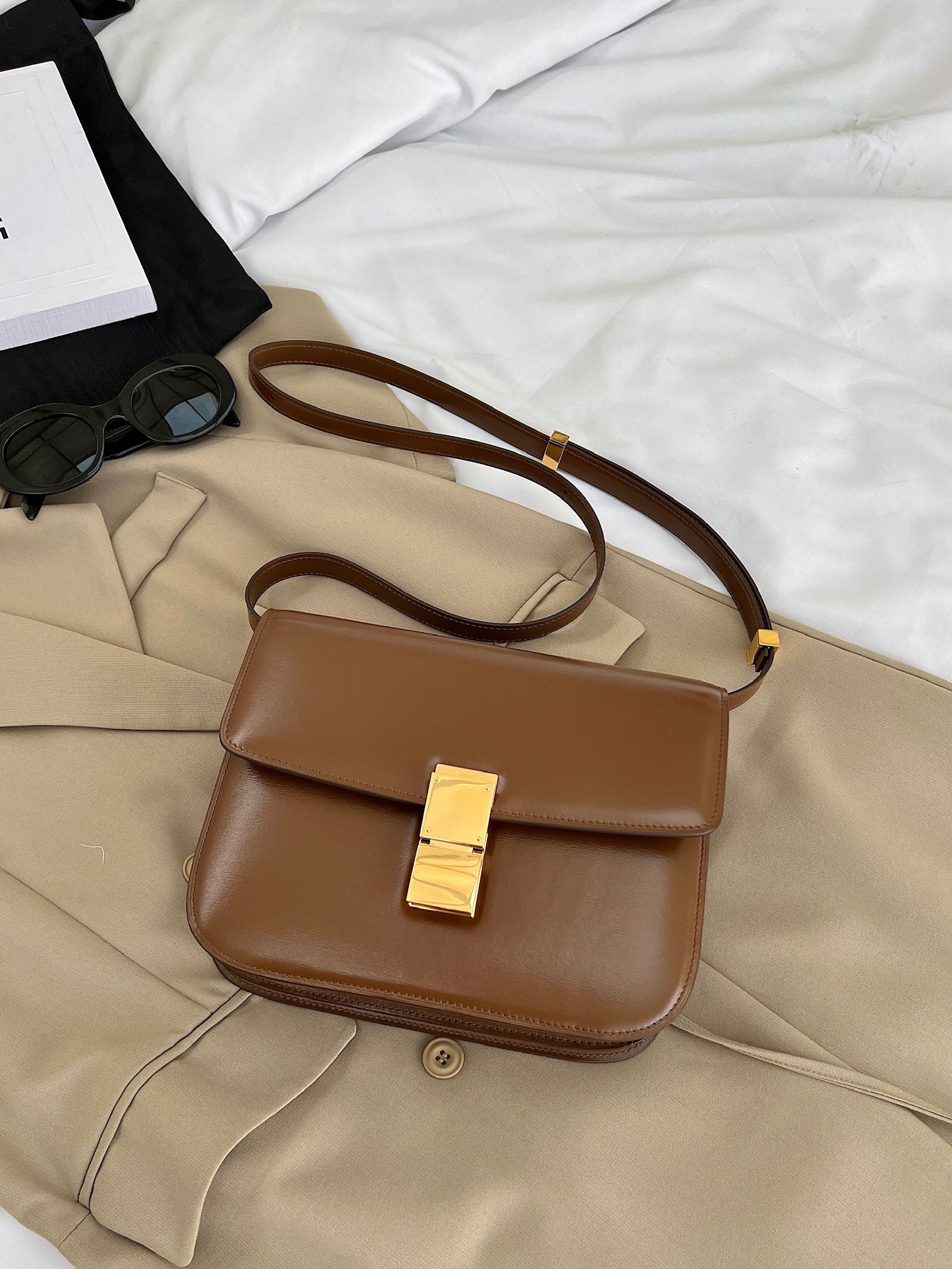 CELINE TRIOMPHE series golden brown shoulder crossbody bag CELINE TRIOMPHE series golden brown shoulder crossbody bag