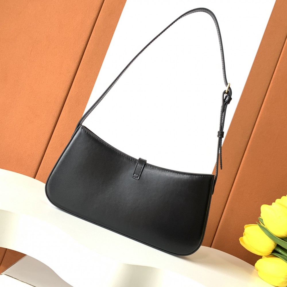 CELINE TRIOMPHE series black underarm bag CELINE TRIOMPHE series black underarm bag