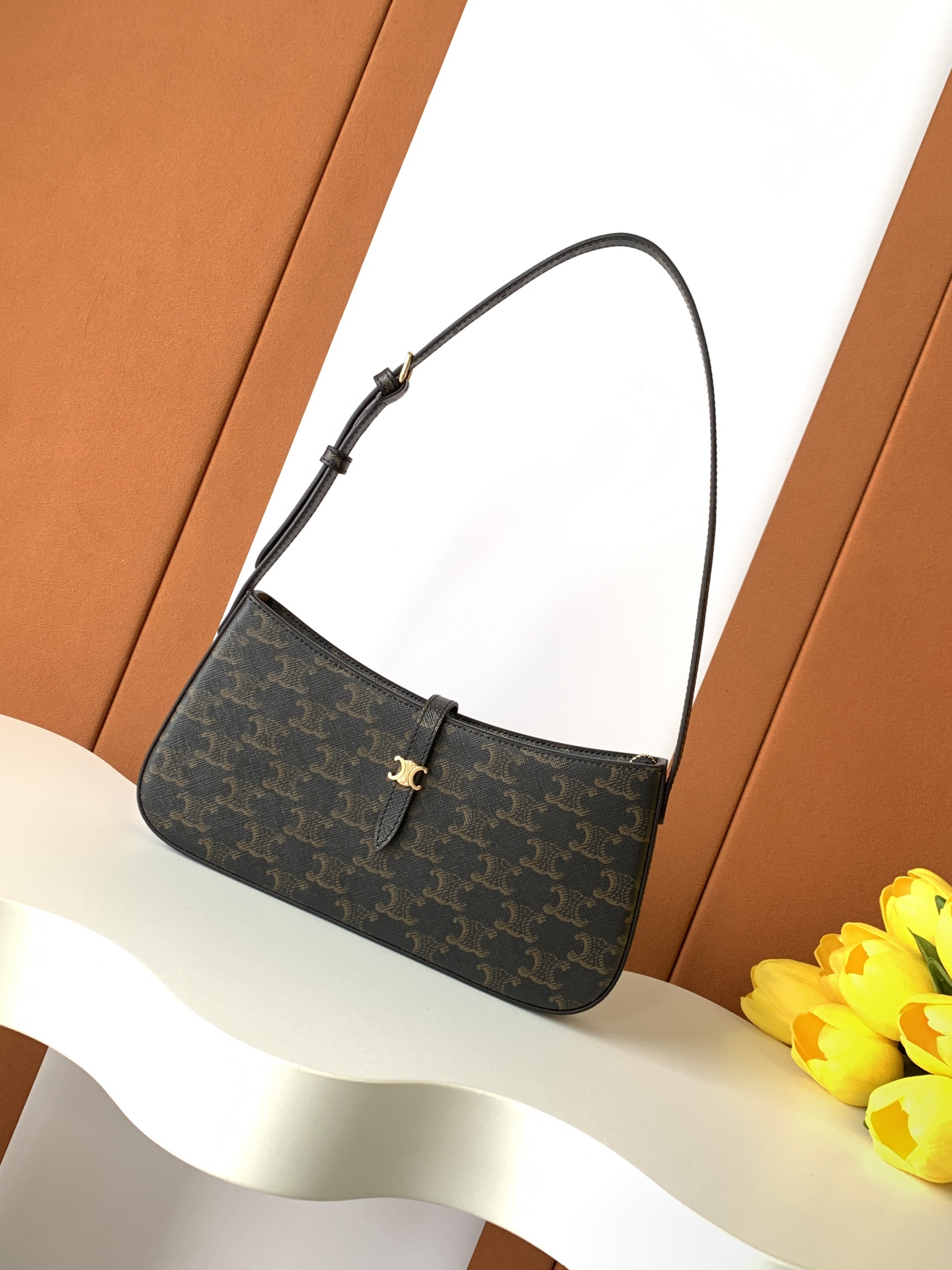 CELINE TRIOMPHE series patterned black underarm bag CELINE TRIOMPHE series patterned black underarm bag