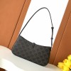 CELINE TRIOMPHE series patterned black underarm bag CELINE TRIOMPHE series patterned black underarm bag