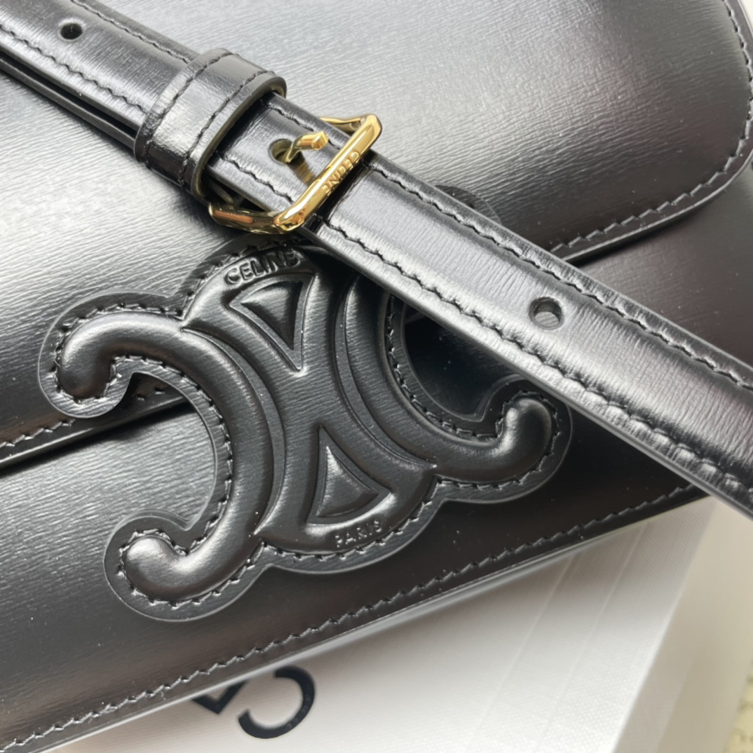 CELINE TRIOMPHE series black shoulder crossbody bag CELINE TRIOMPHE series black shoulder crossbody bag
