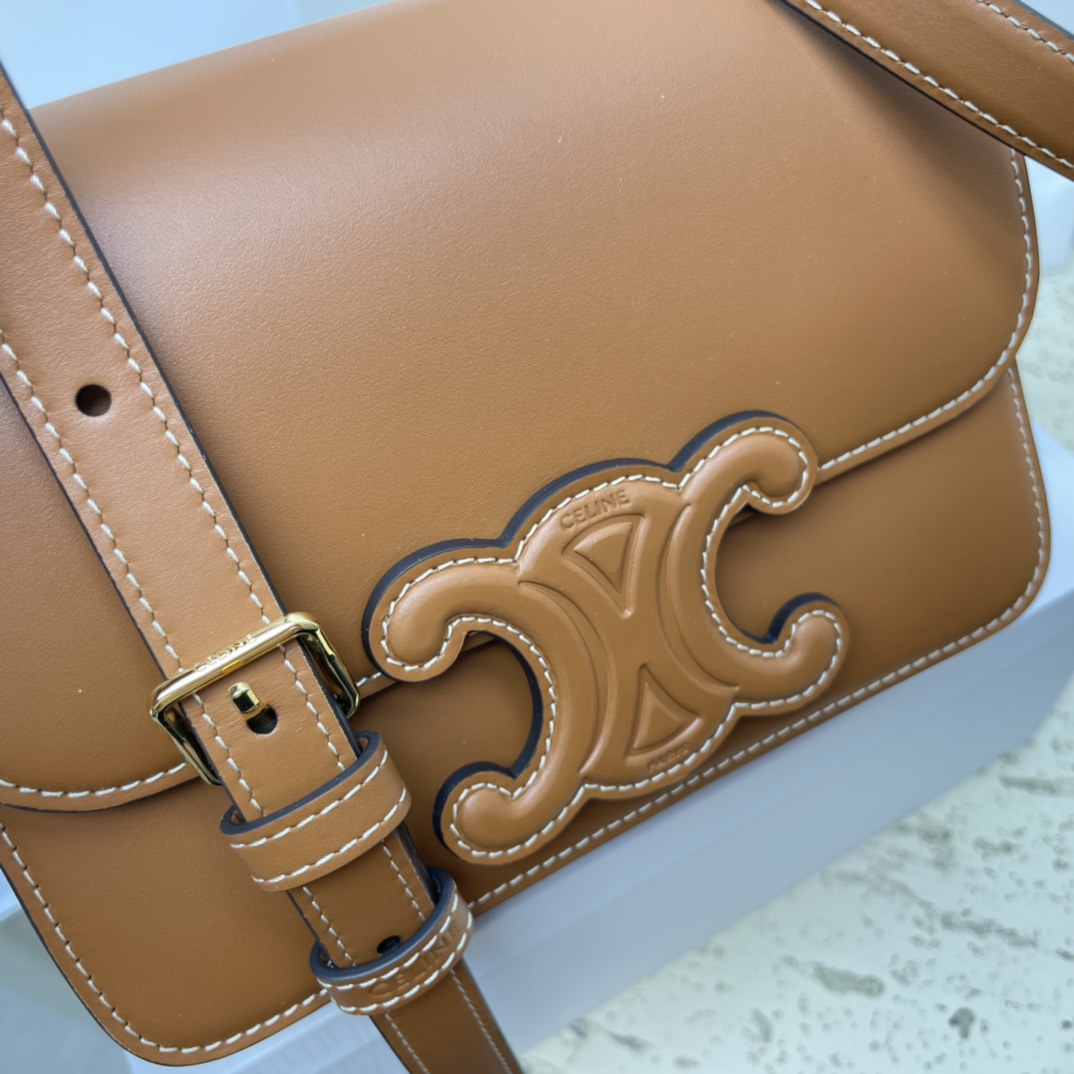 CELINE TRIOMPHE Brown Crossbody Bag CELINE TRIOMPHE Brown Crossbody Bag