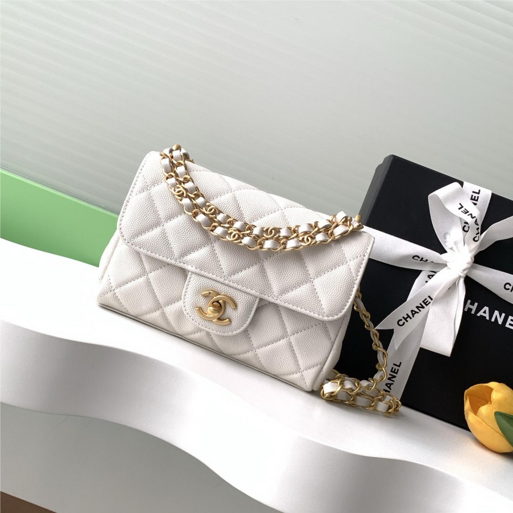 Chanel classic CF series bright white lambskin gold hardware chain bag Chanel classic CF series bright white lambskin gold hardware chain bag