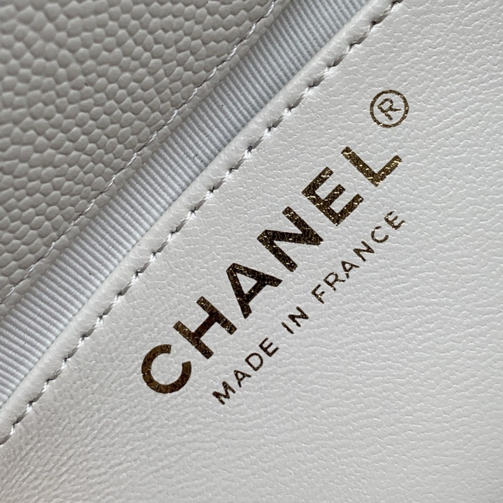 Chanel classic CF series bright white lambskin gold hardware chain bag Chanel classic CF series bright white lambskin gold hardware chain bag