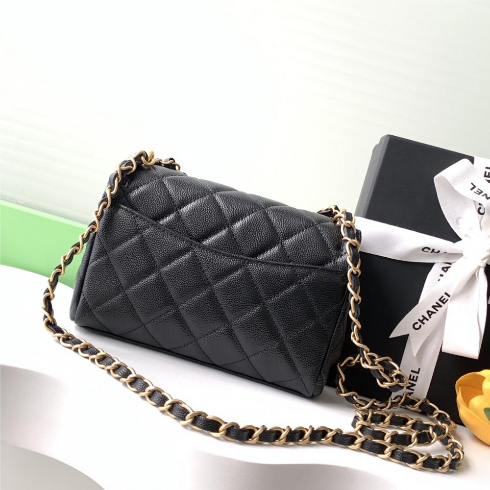 Chanel classic CF series bright black lambskin gold hardware chain bag Chanel classic CF series bright black lambskin gold hardware chain bag