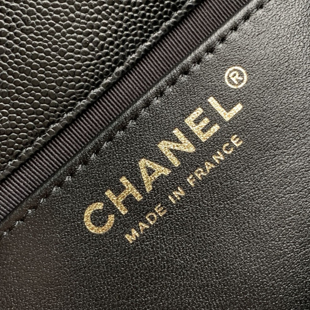 Chanel classic CF series bright black lambskin gold hardware chain bag Chanel classic CF series bright black lambskin gold hardware chain bag