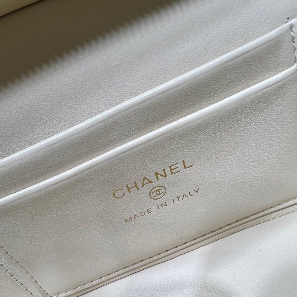 Chanel Pure White Grained Leather 25C Handbag Chanel Pure White Grained Leather 25C Handbag
