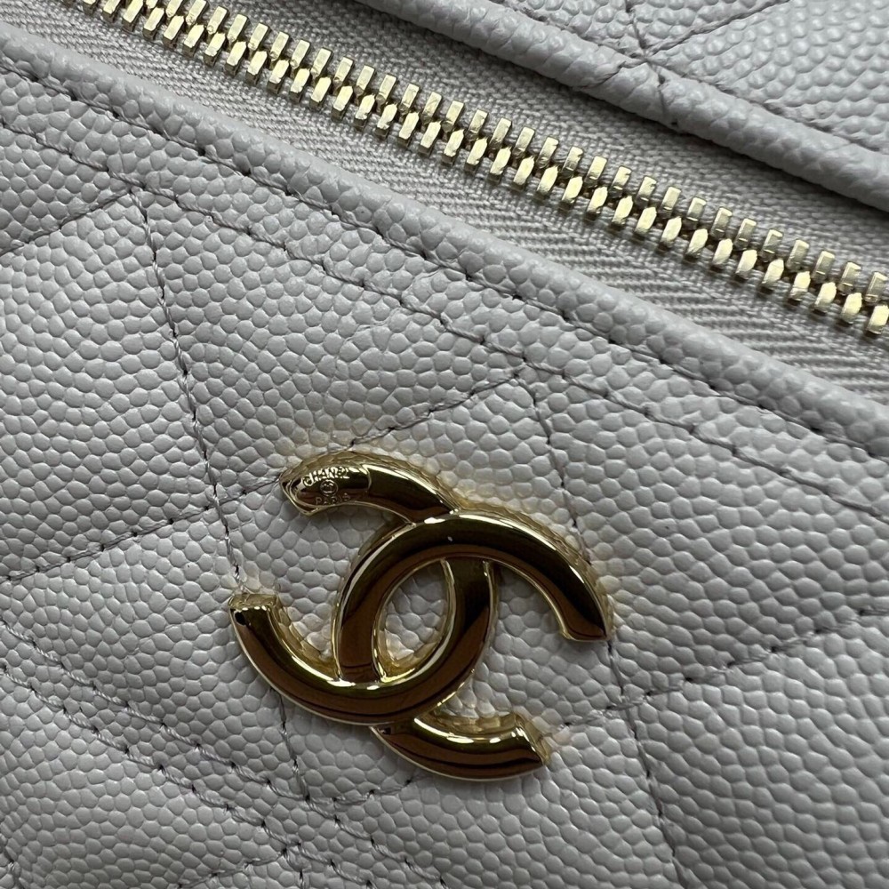Chanel 25C Bag in Shiny Silver Grained Leather Chanel 25C Bag in Shiny Silver Grained Leather