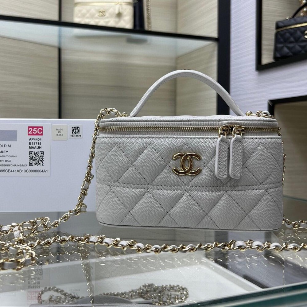 Chanel Double C Metal Chain Diamond Check White Frosted Texture Bag Chanel Double C Metal Chain Diamond Check White Frosted Texture Bag