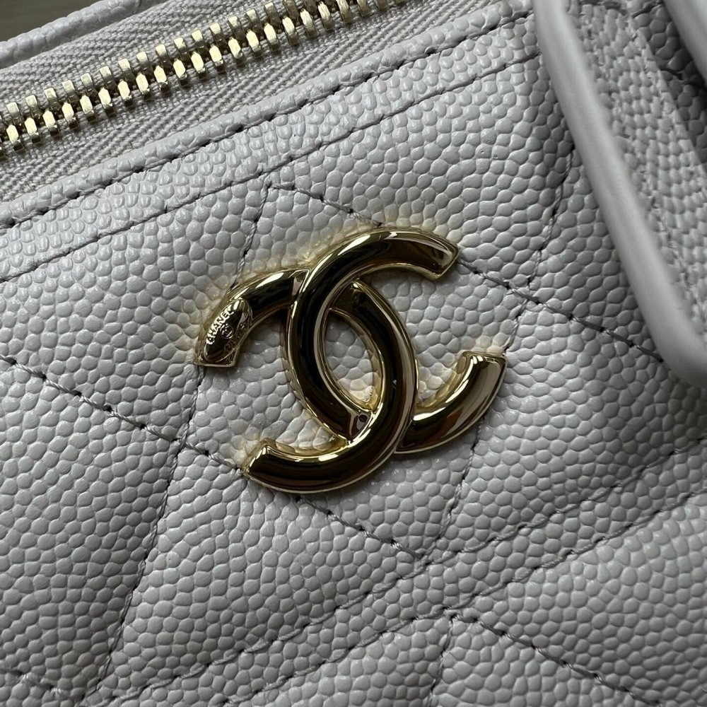 Chanel Double C Metal Chain Diamond Check White Frosted Texture Bag Chanel Double C Metal Chain Diamond Check White Frosted Texture Bag