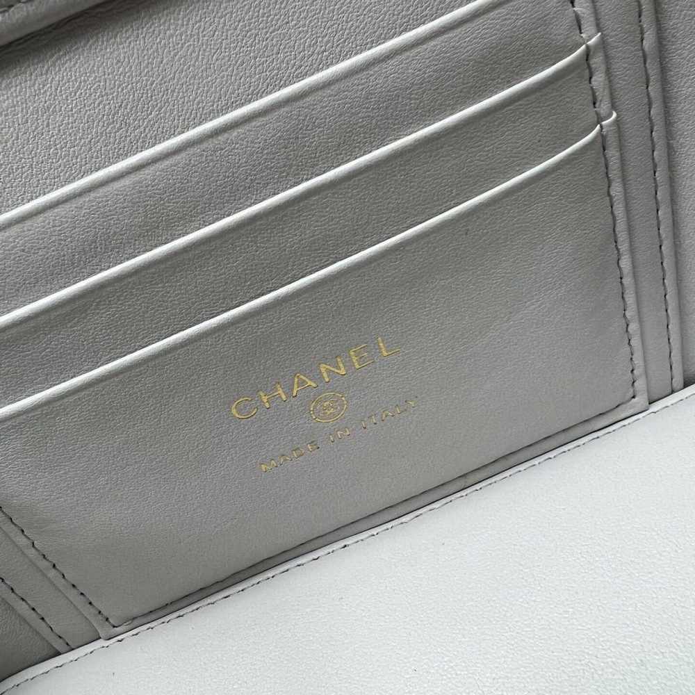 Chanel Double C Metal Chain Diamond Check White Frosted Texture Bag Chanel Double C Metal Chain Diamond Check White Frosted Texture Bag