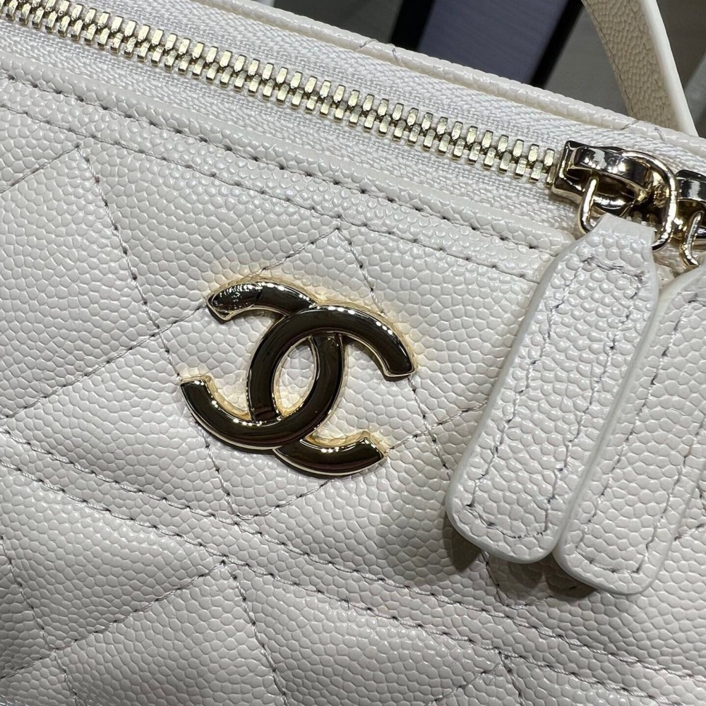 Chanel Double C Metal Chain Diamond Grid Ivory Matte Textured Bag Chanel Double C Metal Chain Diamond Grid Ivory Matte Textured Bag