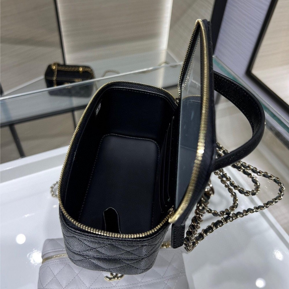 Chanel Double C Metal Chain Diamond Pattern Pure Black Matte Texture Bag Chanel Double C Metal Chain Diamond Pattern Pure Black Matte Texture Bag