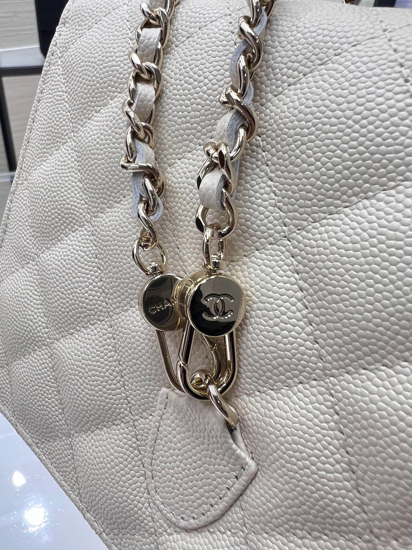 Chanel Double C Metal Chain Diamond Check White Frosted Texture Bag Chanel Double C Metal Chain Diamond Check White Frosted Texture Bag