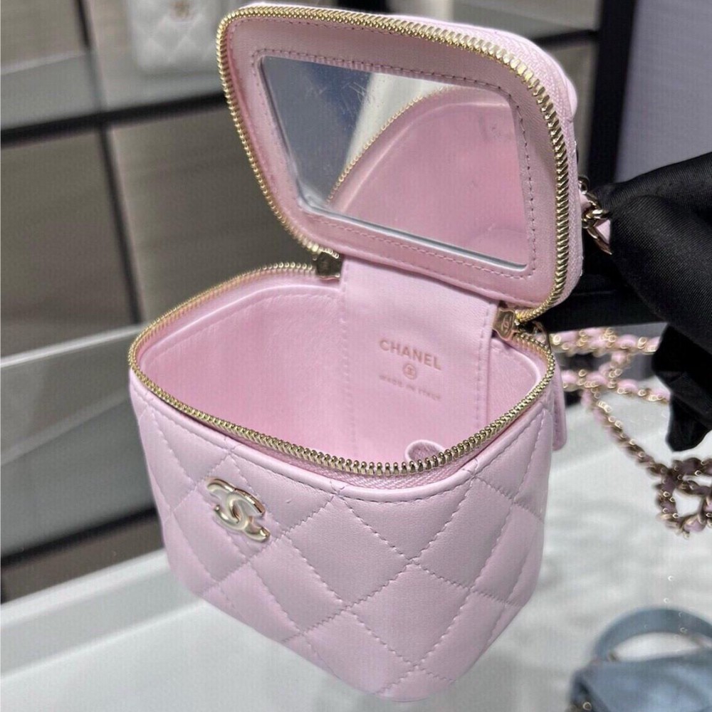 Chanel Double C Metal Chain Lilac Quilted Tote Chanel Double C Metal Chain Lilac Quilted Tote