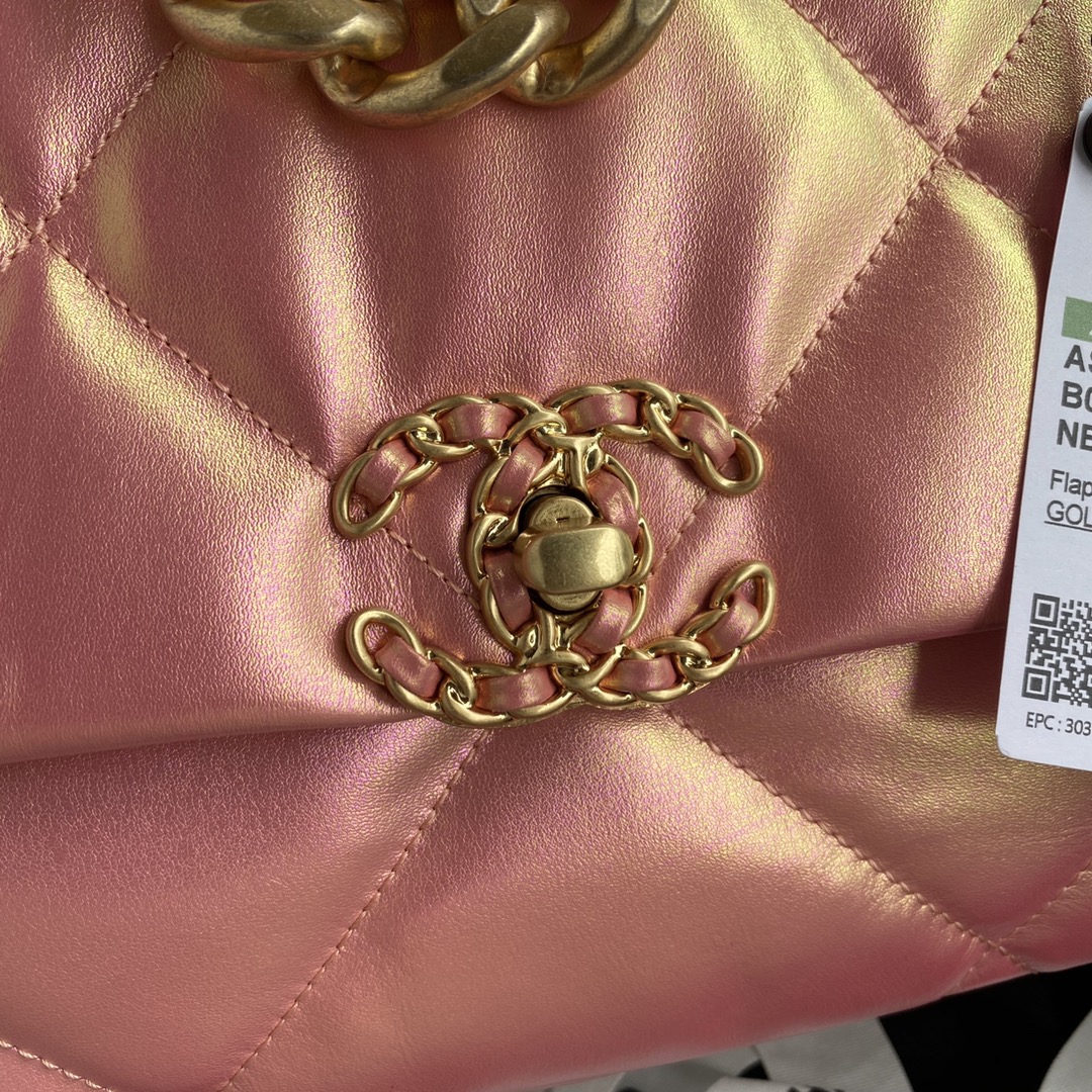 Chanel Double C Metal Chain Classic Bright Pink Quilted Flap Bag Chanel Double C Metal Chain Classic Bright Pink Quilted Flap Bag