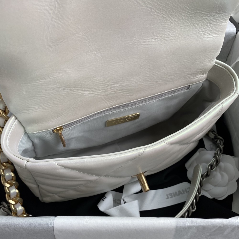 Chanel Double C Metal Chain Classic Shiny Silver Quilted Flap Bag Chanel Double C Metal Chain Classic Shiny Silver Quilted Flap Bag