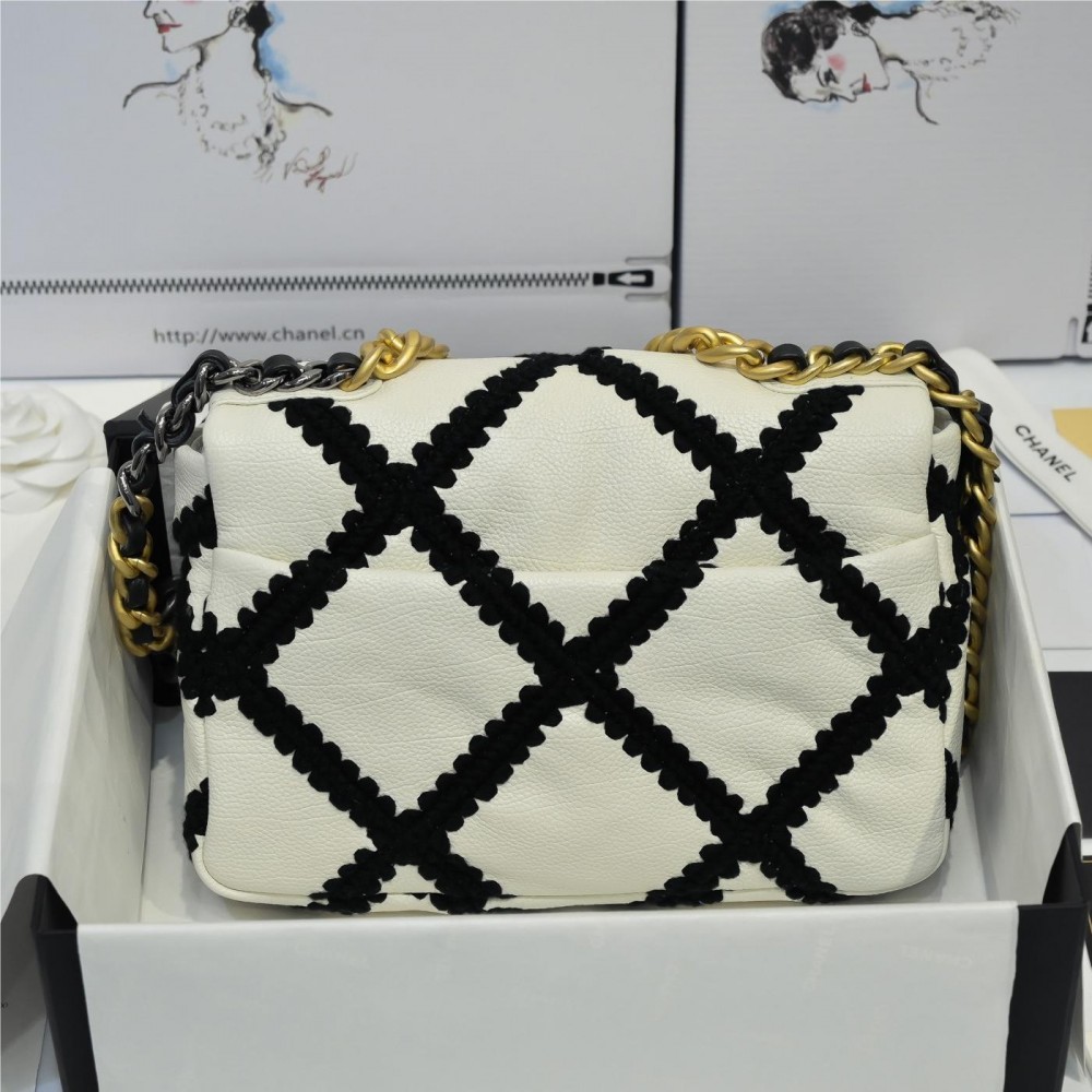 Chanel Double C Metal Chain Classic White and Black Contrast Quilted Flap Bag Chanel Double C Metal Chain Classic White and Black Contrast Quilted Flap Bag