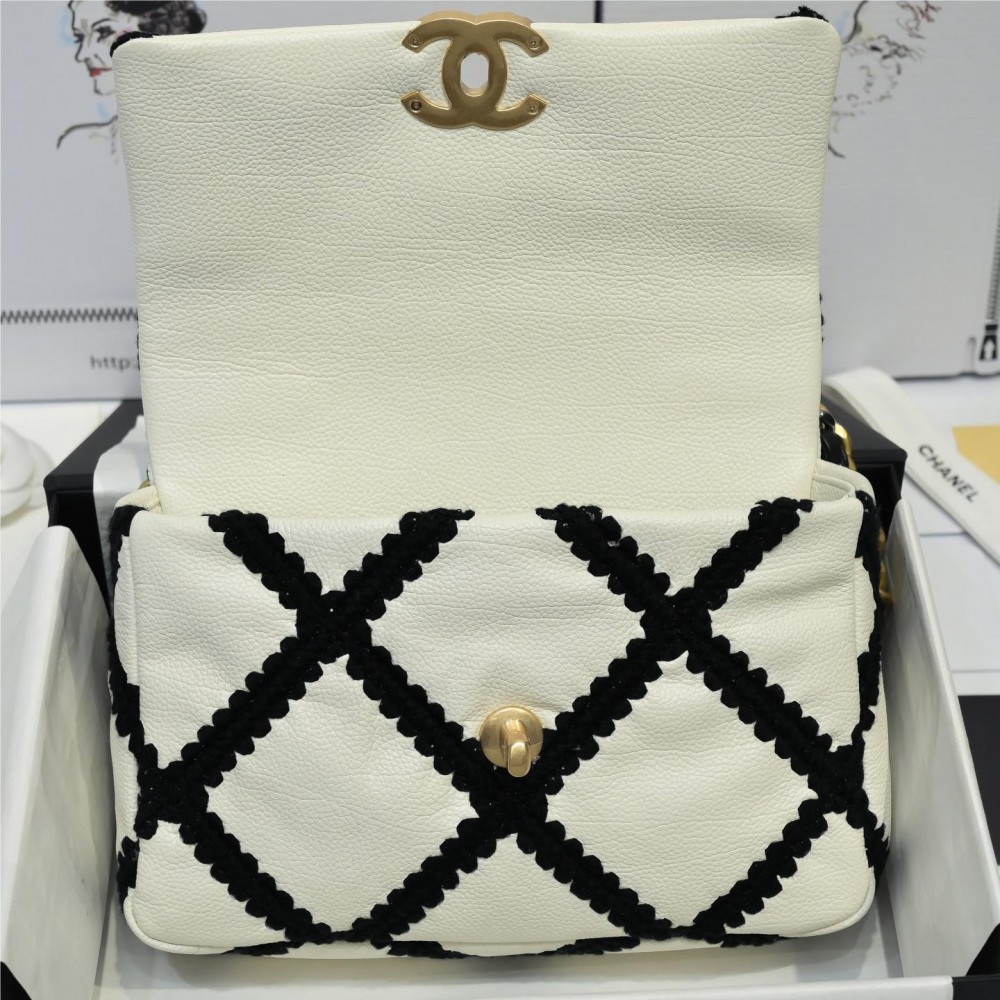 Chanel Double C Metal Chain Classic White and Black Contrast Quilted Flap Bag Chanel Double C Metal Chain Classic White and Black Contrast Quilted Flap Bag