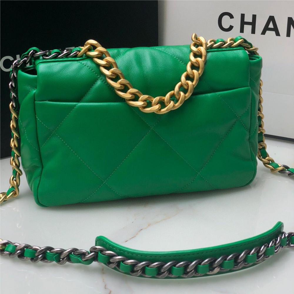 Chanel Double C Metal Chain Classic Emerald Green Quilted Flap Bag Chanel Double C Metal Chain Classic Emerald Green Quilted Flap Bag