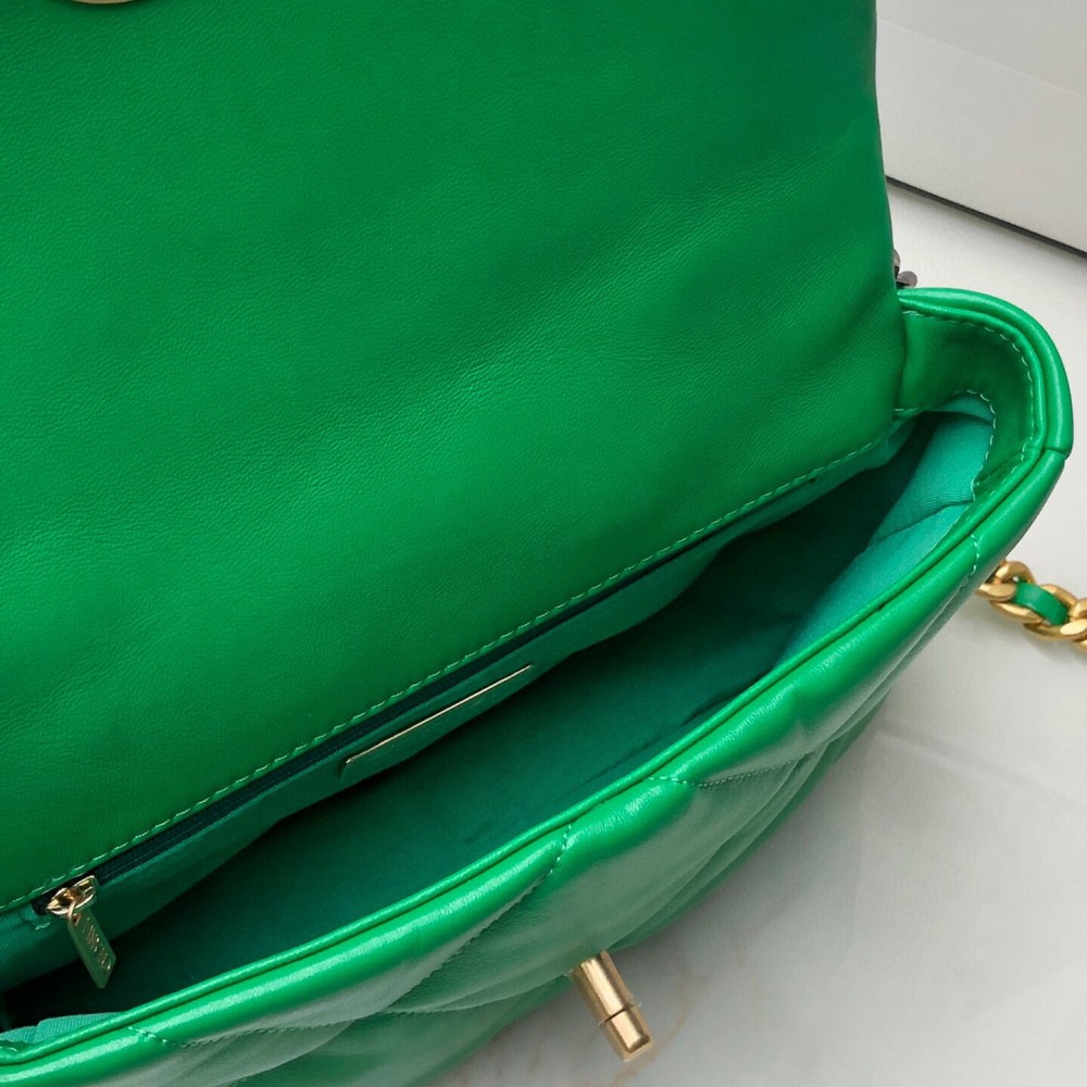 Chanel Double C Metal Chain Classic Emerald Green Quilted Flap Bag Chanel Double C Metal Chain Classic Emerald Green Quilted Flap Bag