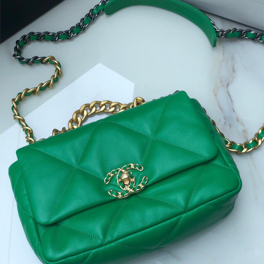 Chanel Double C Metal Chain Classic Emerald Green Quilted Flap Bag Chanel Double C Metal Chain Classic Emerald Green Quilted Flap Bag