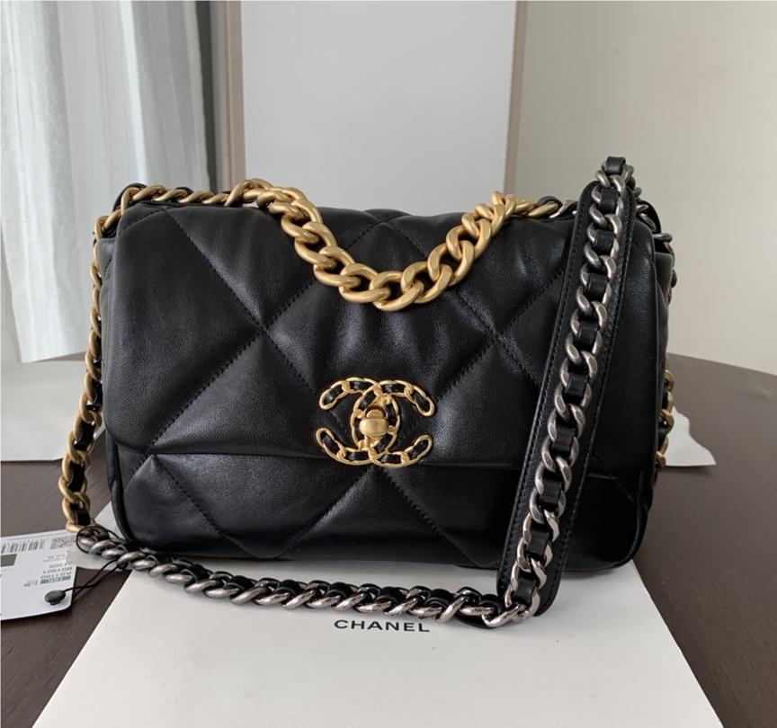 Chanel Double C Solid Metal Chain Classic Black Quilted Flap Bag Chanel Double C Solid Metal Chain Classic Black Quilted Flap Bag