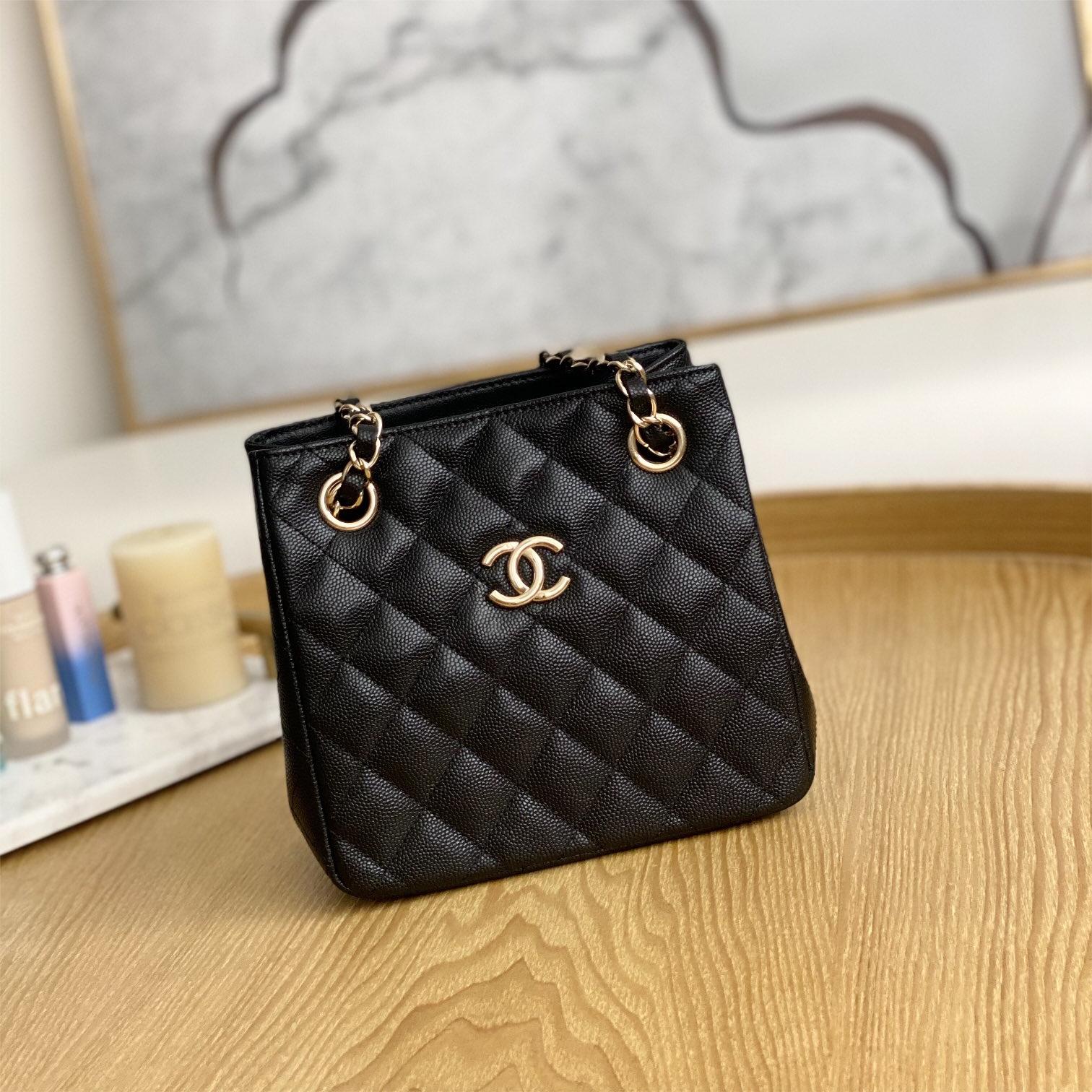 Chanel Classic Series Black Caviar Textured Exquisite Diamond Pattern Double C Chain Bag