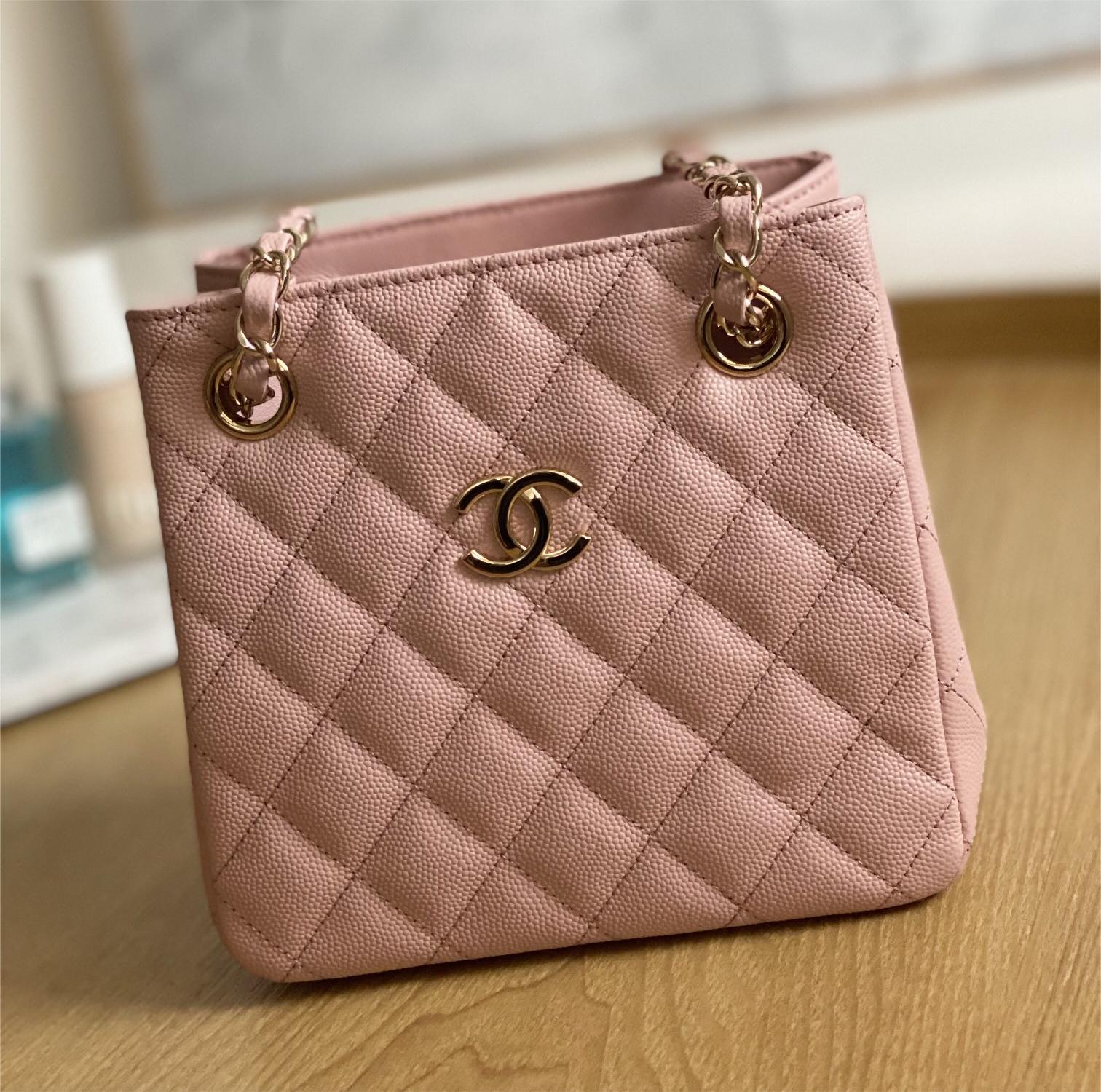 Chanel Classic Series Pink Caviar Textured Exquisite Diamond Pattern Double C Chain Bag