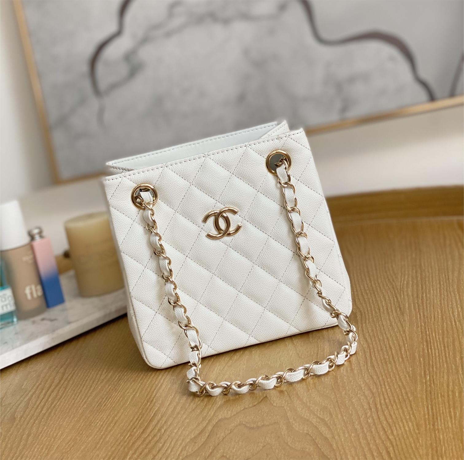 Chanel Classic Series Pure White Caviar Textured Exquisite Diamond Pattern Double C Chain Bag