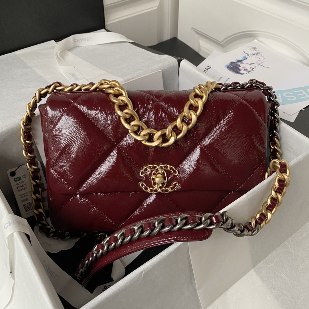 Chanel Classic Flap classic red diamond embossed hardware chain handbag Chanel Classic Flap classic red diamond embossed hardware chain handbag