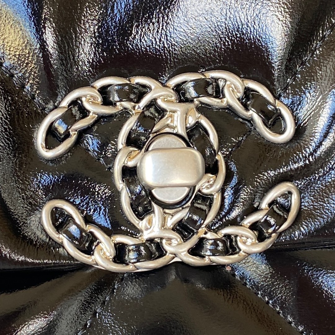 Chanel Classic Flap Classic Black Diamond Embossed Hardware Chain Handbag Chanel Classic Flap Classic Black Diamond Embossed Hardware Chain Handbag