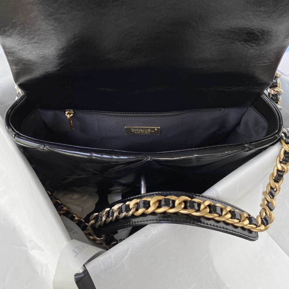 Chanel Classic Flap Classic Black Diamond Embossed Hardware Chain Handbag Chanel Classic Flap Classic Black Diamond Embossed Hardware Chain Handbag