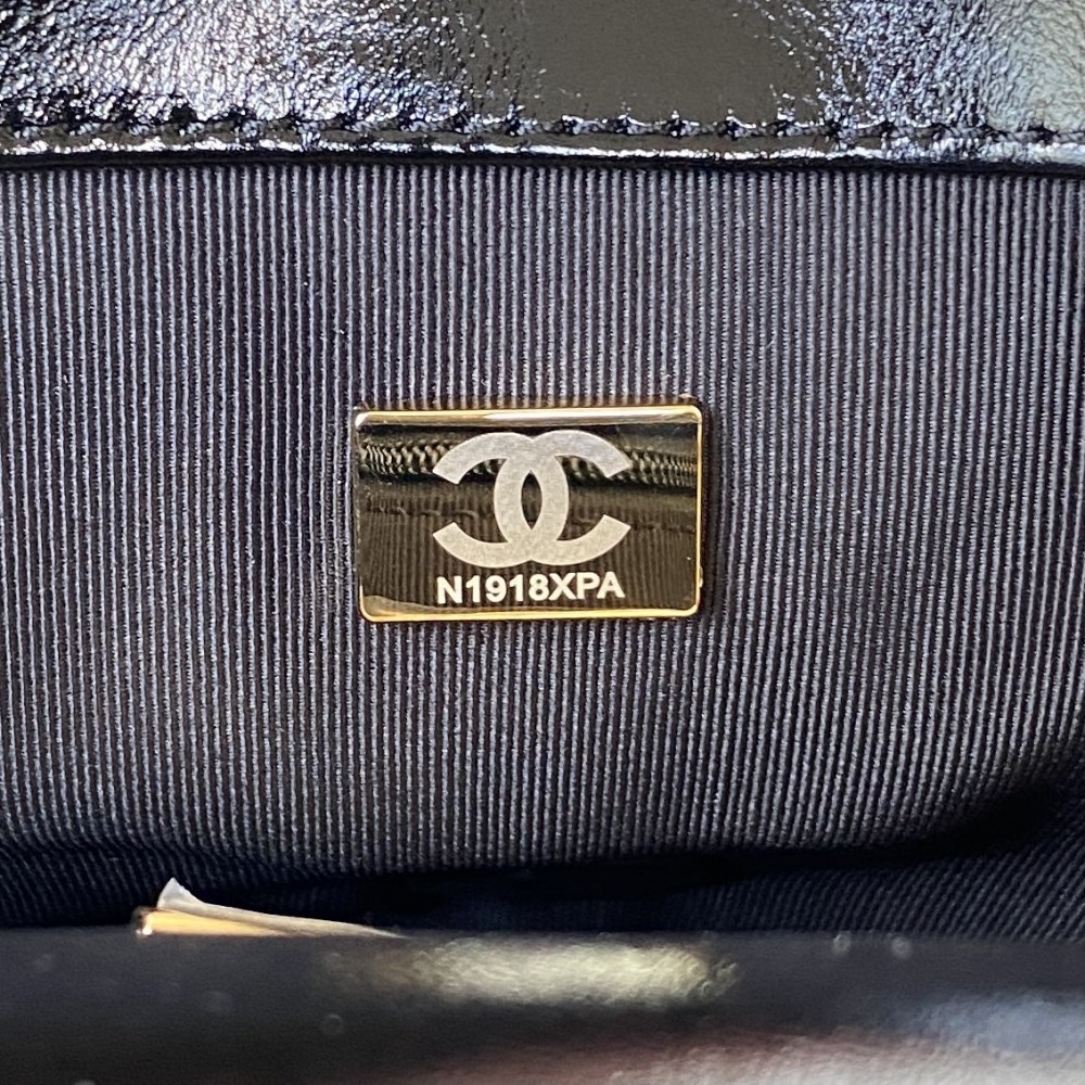 Chanel Classic Flap Classic Black Diamond Embossed Hardware Chain Handbag Chanel Classic Flap Classic Black Diamond Embossed Hardware Chain Handbag
