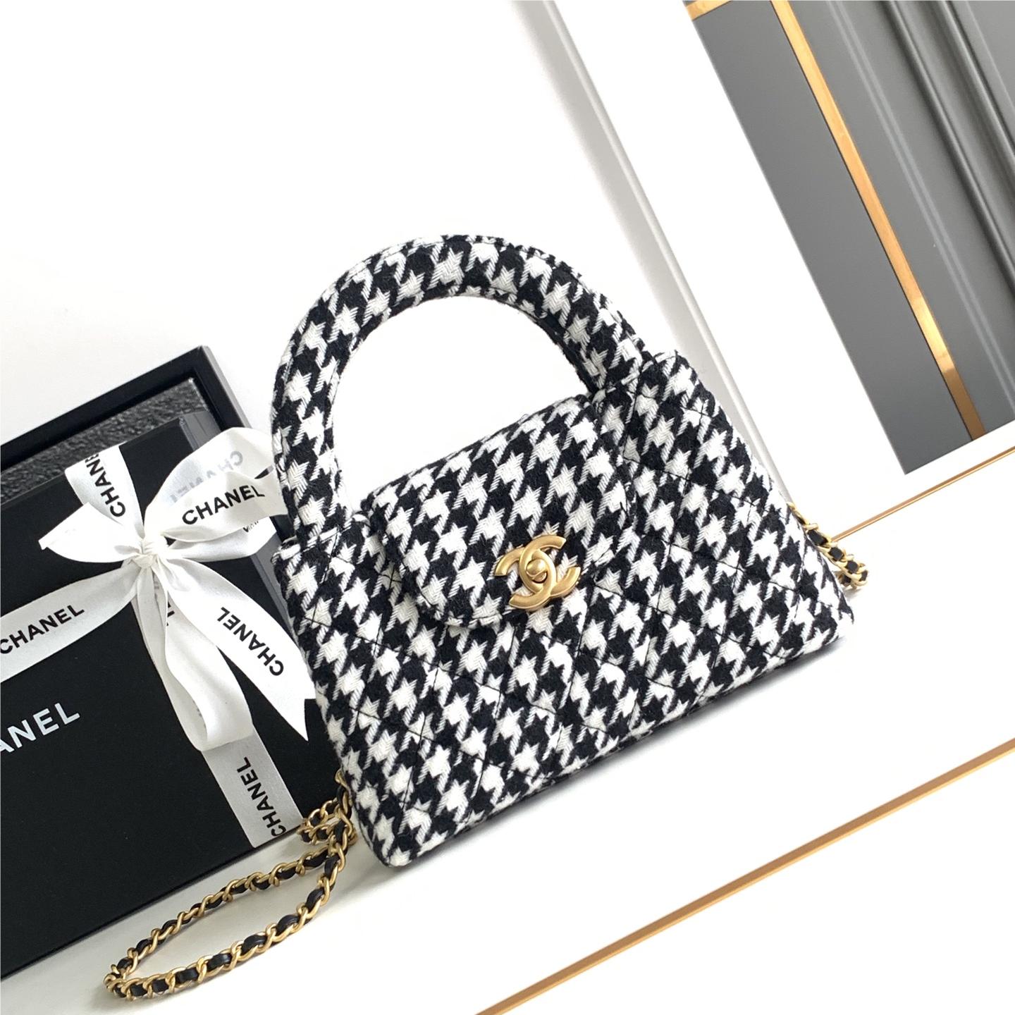 Chanel Black and White Houndstooth Pattern Exquisite Diamond Double C Chain Bag Chanel Black and White Houndstooth Pattern Exquisite Diamond Double C Chain Bag