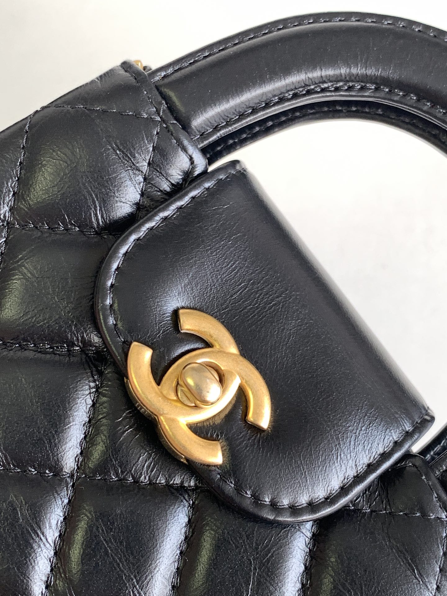 Chanel Diamond Pattern Exquisite Black Leather Diamond Pattern Double C Chain Bag Chanel Diamond Pattern Exquisite Black Leather Diamond Pattern Double C Chain Bag