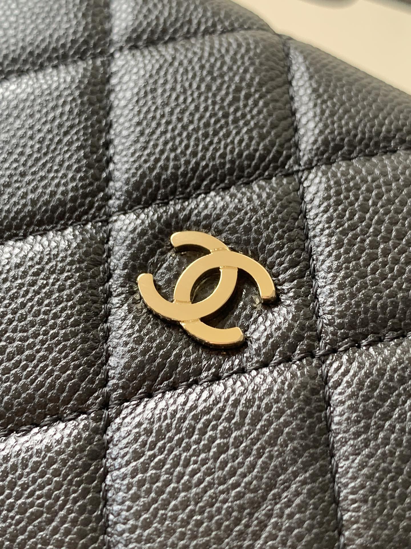 Chanel Exquisite Diamond Check Black Leather Diamond Check Double C Chain Bag Chanel Exquisite Diamond Check Black Leather Diamond Check Double C Chain Bag