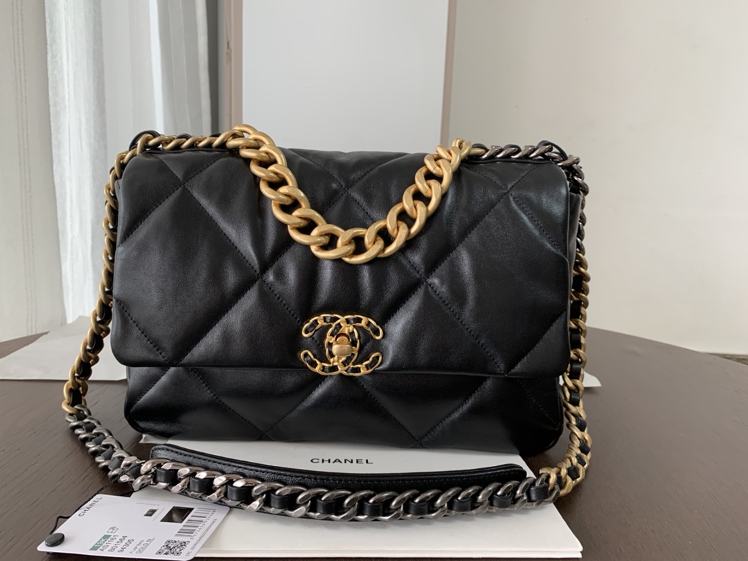 Chanel classic flap exquisite black atmospheric leather diamond pattern double C chain bag Chanel classic flap exquisite black atmospheric leather diamond pattern double C chain bag