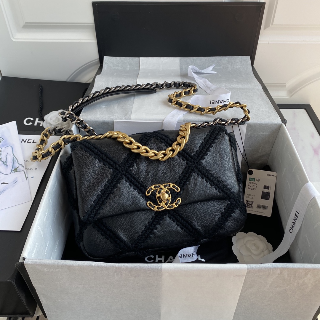 Chanel classic flap exquisite black atmospheric leather diamond pattern double C chain bag Chanel classic flap exquisite black atmospheric leather diamond pattern double C chain bag